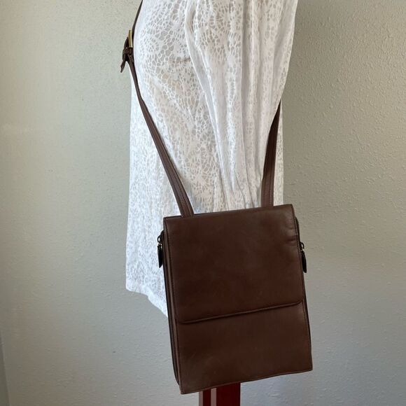 Leather Shoulder Purse EUC - Picture 1 of 11